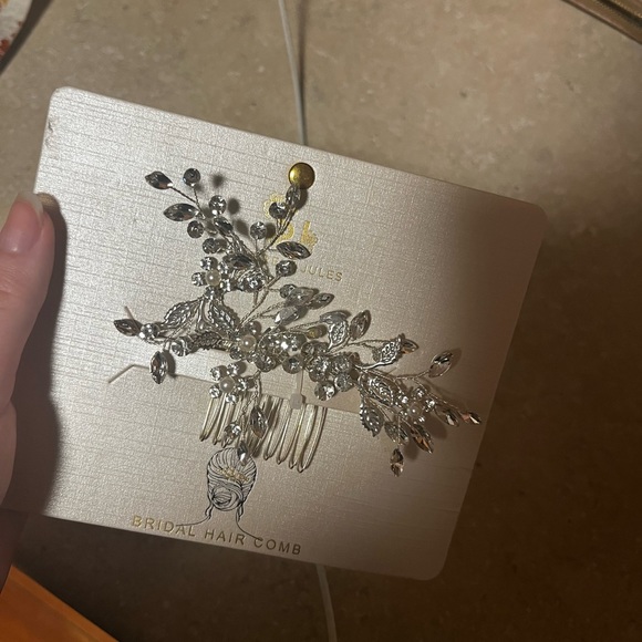 Accessories - Bridal hair accessory